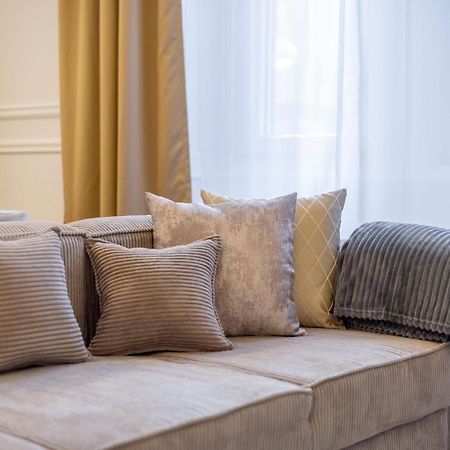 Exclusive & Prestigious Central Residence W/ Balcony ブダペスト エクステリア 写真